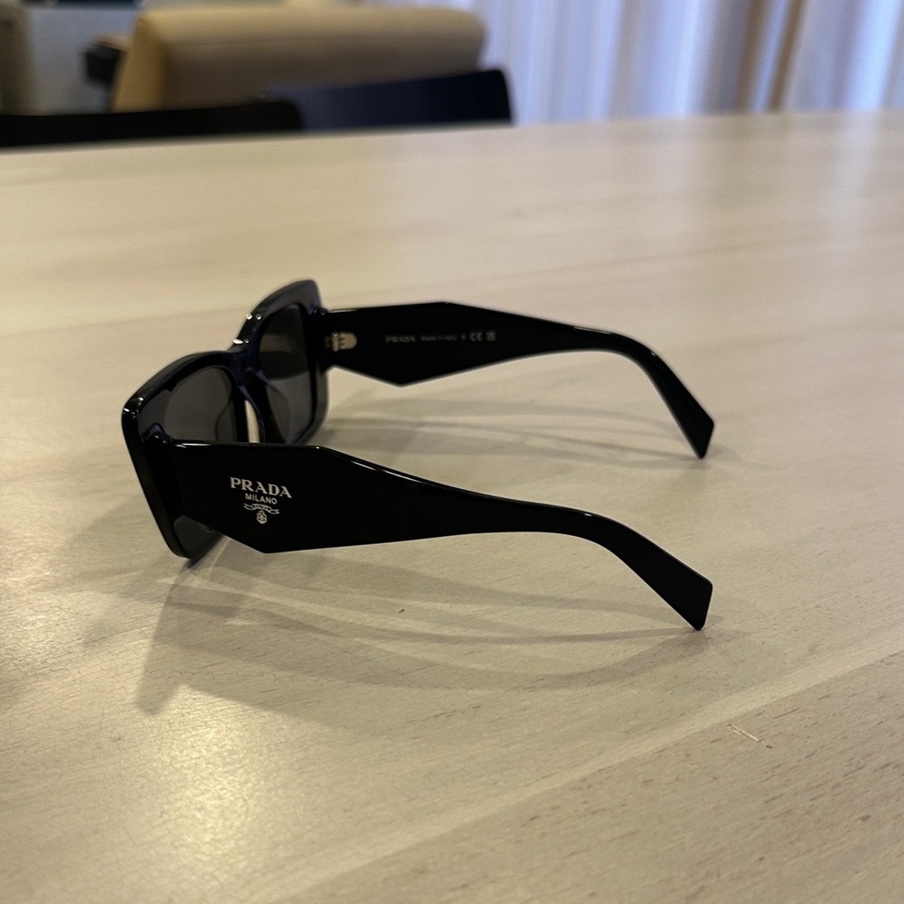 Prada Chic Black Square Sunglasses - image 4